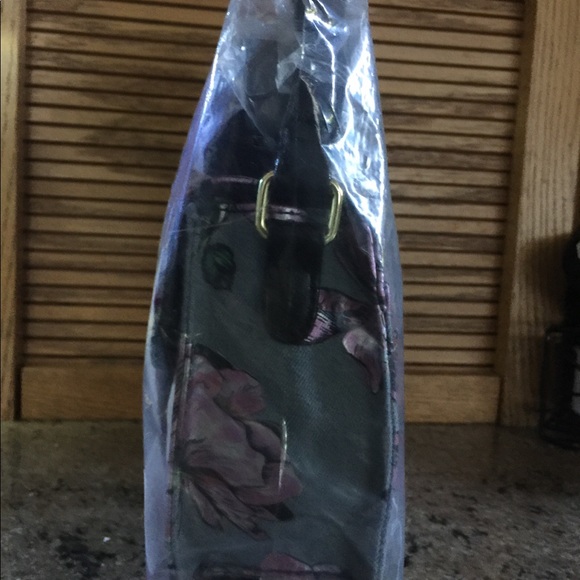 Betsey Johnson Phone Bag GREAT GIFT New in Package - Picture 5 of 5